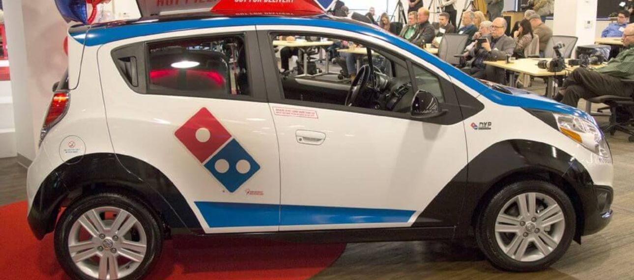 Корпорация Шевроле представила публике первые модели автомобилей Красной 1500 серии: Колорадо и Сильверадо Корпорация Шевроле представила публике первые модели автомобилей Красной 1500 серии: Колорадо и Сильверадо