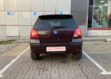 Geely MK Cross Вид 4