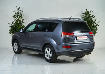 Citroen C-Crosser Вид 4
