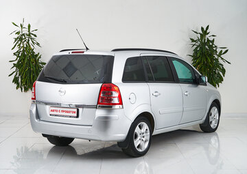 Opel Zafira Вид 5