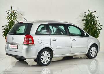 Opel Zafira Вид 5