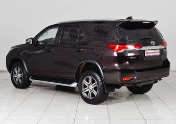 Toyota Fortuner Вид 2