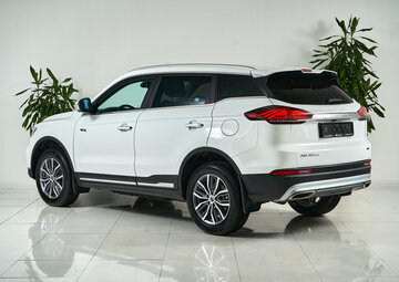 Geely Atlas Pro Вид 4