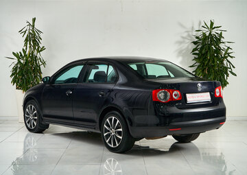 Volkswagen Jetta Вид 4