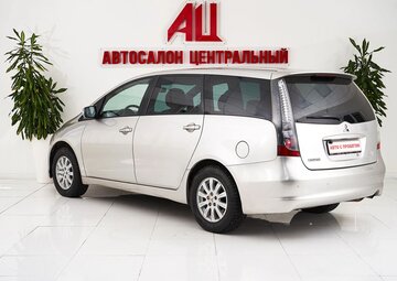 Mitsubishi Grandis Вид 4