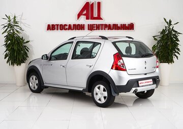 Renault Sandero Вид 4